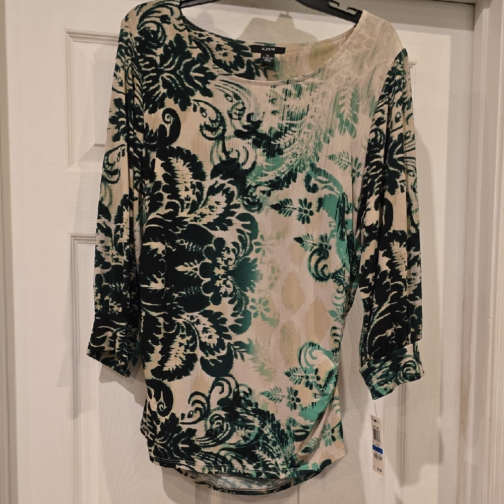 Alfani Green and Cream Patterned Blouse